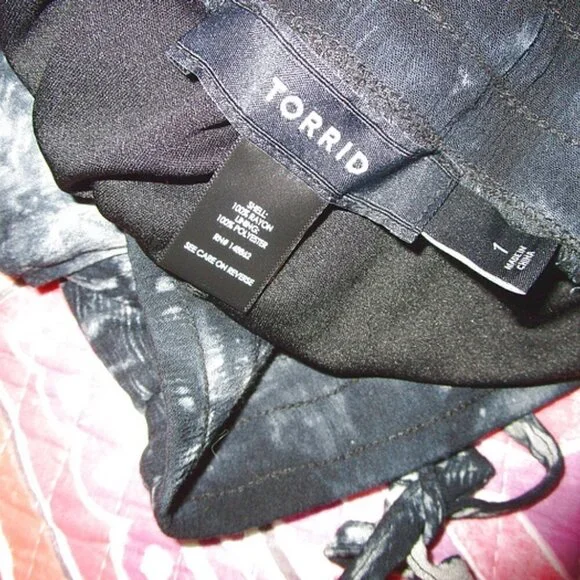 Torrid Gauze Pull On Shorts Size 1X Pockets Wide Leg High Rise Grunge Whimsigoth - Picture 5 of 8